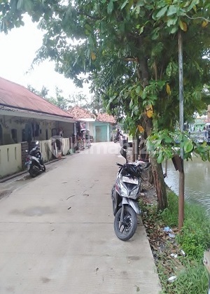 Rumah kontrakan 6 pintu, hrg menarik di Pasar Kemis. 20657 Rumah kontrakan 6 pintu, hrg menarik di Pasar Kemis. 20657