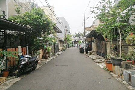 Rumah Lingk Tenang Dan Aman, One Gate Sys di Tanjung Duren. 16011 2