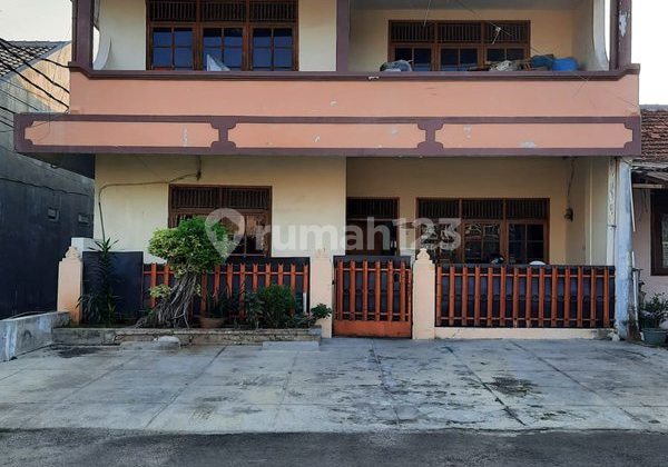 Rumah dalam komplek bisa buat usaha online di Kebun Jeruk. 15541