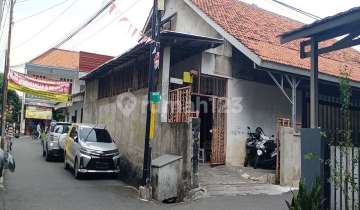 Rumah Strategis Cocok Untuk Kost di Tanjung Duren. 20374