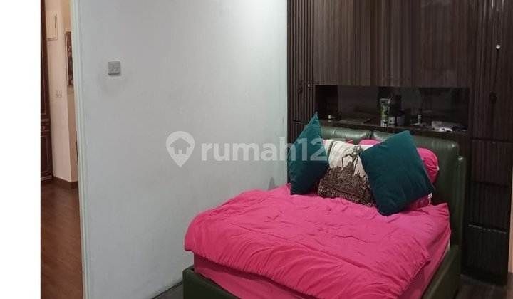 Disewakan Rumah Tinggal Mewah , Kawasan Elite, Full Furnished, 2 Lantai di Kemanggisan, Jakarta Barat ga15803 hr  3