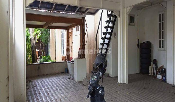 Disewakan Rumah Tinggal Mewah , Kawasan Elite, Full Furnished, 2 Lantai di Kemanggisan, Jakarta Barat ga15803 hr  6