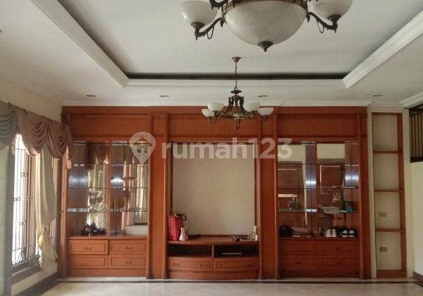 Rumah di lok. tenang dkt sekolah, kampus di Kemanggisan. 15029