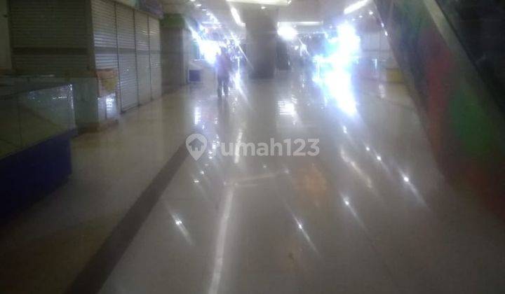 (GA14914-HR) Kios di Jembatan Besi 10