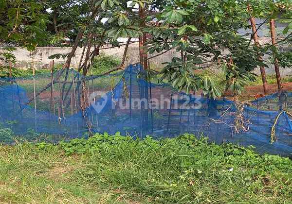 Tanah Luas, Lebar Jalan 2 Mobil, Hadap Timur di Ciledug. 15864