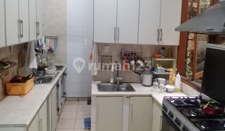 Rumah Semi Furnished Strategis Dekat Kampus di Grogol, 20490 2