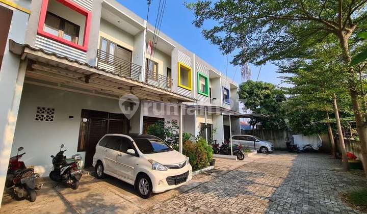 Rumah Tinggal 2 Lt, Siap Huni, Strategis di Duri Kosambi. 20492