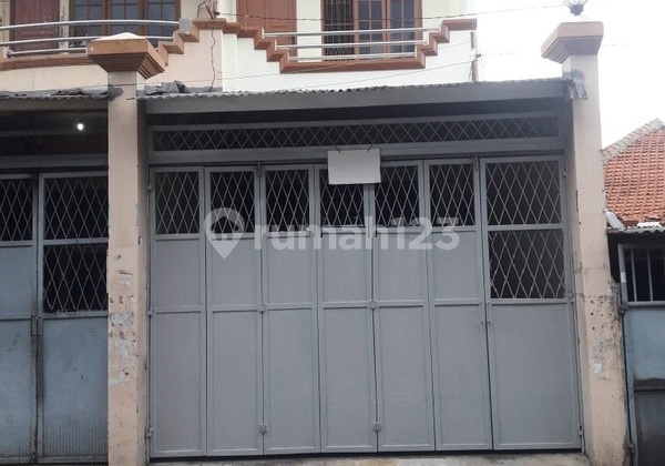 Ruko siap pakai lokasi strategis dan ramai di Jembatan Dua. 15157