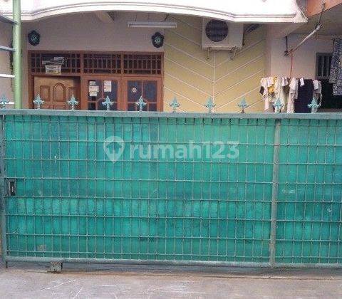 Rumah Gandeng Dijual 2 Lantai Lokasi Strategis di Kresek. Ga20511 1