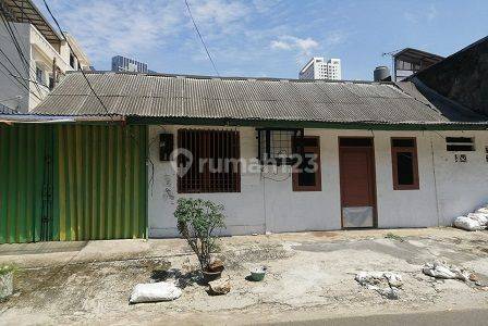 Rumah Dijual Lok Strategis Dkt Pasar, Mall di Tanjung Duren,15988 1