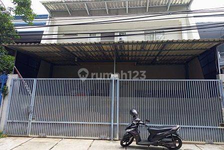 Rumah Dijual 3lt Dkt Kampus, Mudah Diakses di Tanjung Duren.16002 1