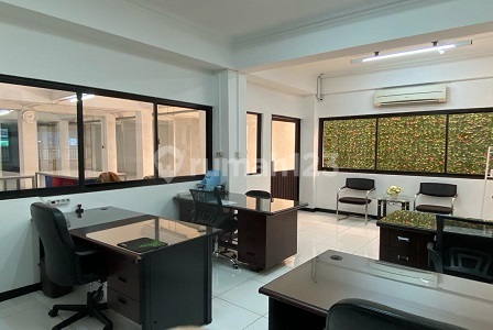 Warehouse House CCK For Office, Warehouse Near MRT and Busway Access, With Lift. In Central Jakarta. 20572 Warehouse House CCK For Office, Warehouse Near MRT and Busway Access, With Lift. In Central Jakarta. 20572