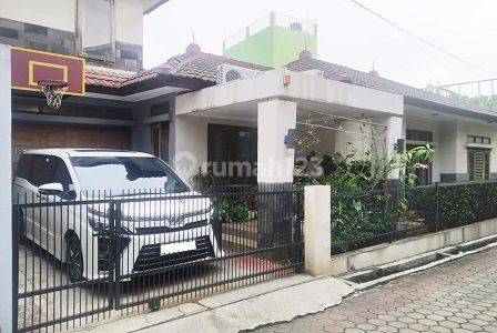 Rumah 2lt, Taman Dalam, Tenang Dan Nyaman di Pasar Minggu. 16049 1