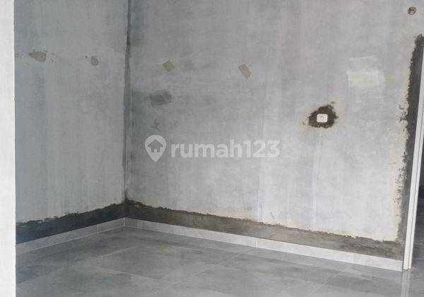 Rumah Baru Gress 2lt Hdp Timur,, Aman Dan Tenang di Meruya. 20459 2