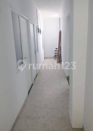 Kost Baru dijual Full Furnished Dkt Kampus, Mall di Tomang. 16027 2