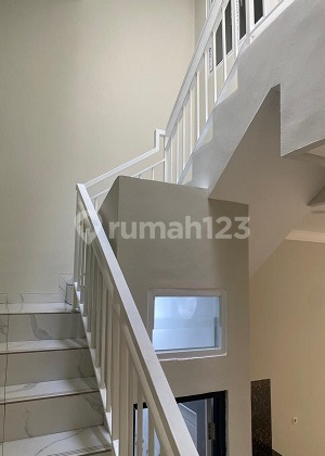 Rumah baru gress lingk. tenang mdh diakses di Green Ville. 16153 2