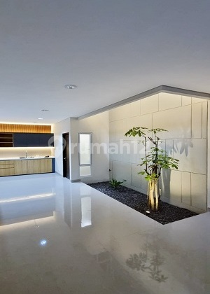 Rumah dlm komp. strategis keamanan 24 jam di Green Ville. 16149 2