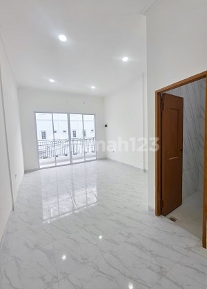 Strategic new house suitable for business, boarding near campus, mall in Tanjung Duren. Strategic new house suitable for business, boarding near campus, mall in Tanjung Duren.