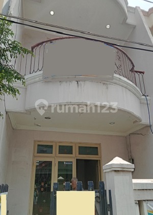 Rumah di lok. favorit bbs banjir, aman di Tanjung Duren. 20709