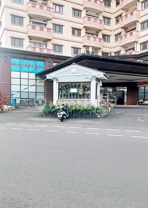 Puri Garden Apartment, 3 Bedrooms, corner position, furnished, facing the main road. 16029