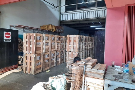 Gudang bs jd pabrik jln msk kontener kaw indus di Serpong. 20685