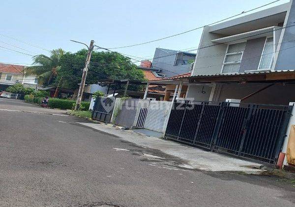Rumah dlm komp. bbs banjir di Metro Permata, Tangerang. 15702 2