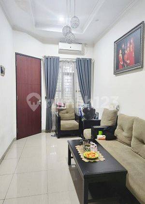 Rumah 2,5 Lt Dijual, Dkt Pasar, One Gate di Tanjung Duren. 15971 2