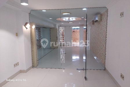 Rumah dkt tmn, mall, kampus, psr cck utk kost, tinggal di Tanjung Duren. 20700 2