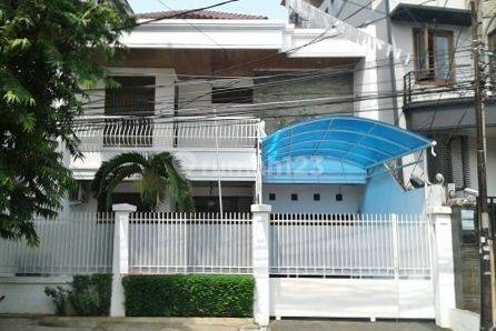 Rumah 3 Lantai Bagus Semi Furnished, Bbs Banjir di Slipi. 15002 1