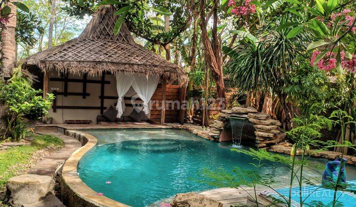 Nature style One bedroom Villa With Private Pool, Garden, And Fish Pond In Gili Trawangan 2309 a 2