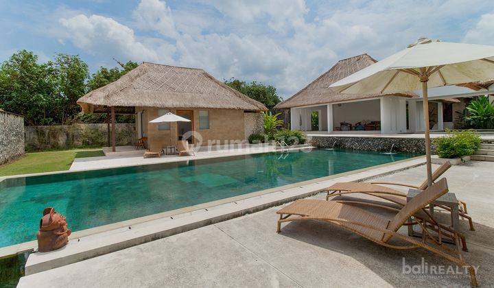 Spacious Four bedroom Beachfront Villa In Tabanan Balinese meets modern Elegance With Promising Roi 2457 l 1