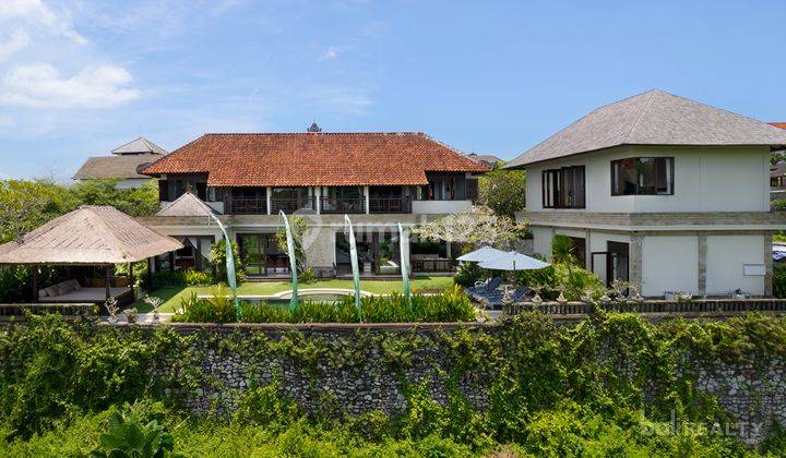 Unmissable Opportunity Impeccably Presented Four bedroom Freehold Villa With Ocean Vistas In Ungasan 2533 A 1