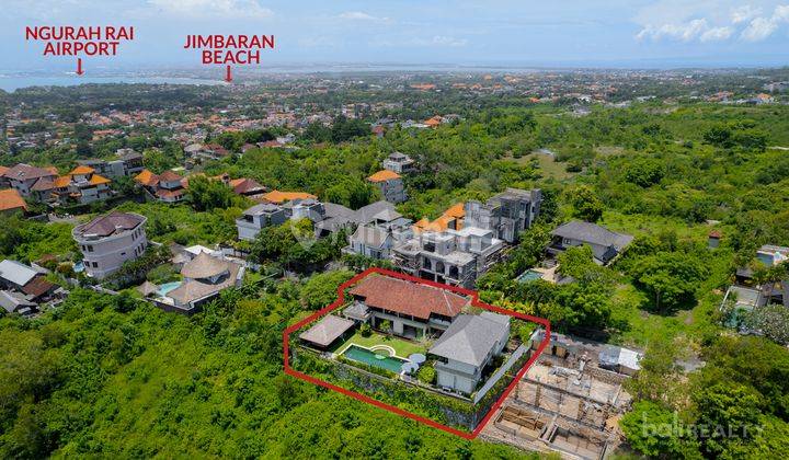 Impeccably Presented Four bedrooms Freehold Villa With Ocean Vistas In Jimbaran 2533 A 2