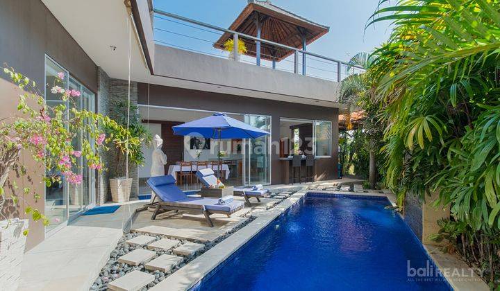 Three-Bedroom Freehold Villa with Modern, Unique Architecture in Up-and-Coming Kerobokan – 2587 1