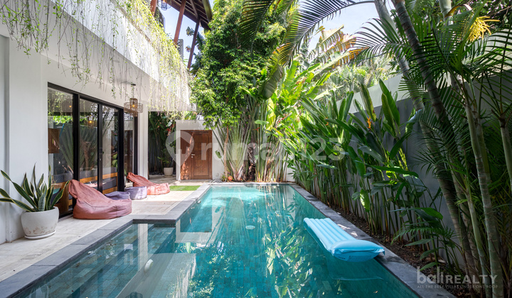 Freehold Three Bedroom Villa In Central Seminyak Walk To Beach Location - 2856 -C