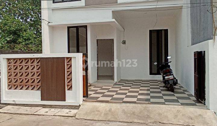 Rumah 2 Lantai Siap Huni Dalam Komplek di Jatiwaringin Bekasi 1