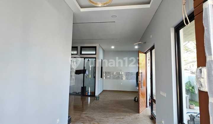 Di Jual Rumah Modern Minimalis Hook Dua Muka Di Griya Loka - Bsd Serpong, Tangsel 2