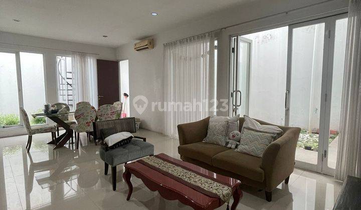 Di Jual Rumah Modern Tropis Di Kencana Loka, Bsd City- Tangsel 2