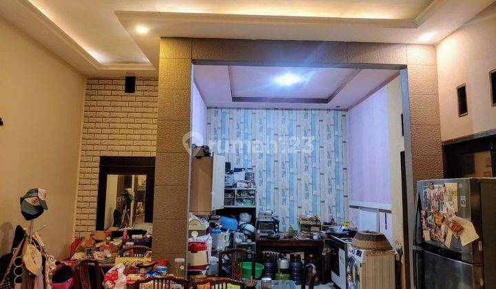 Rumah 2 lt  elegan, mewah di pusat kota Jakarta 2