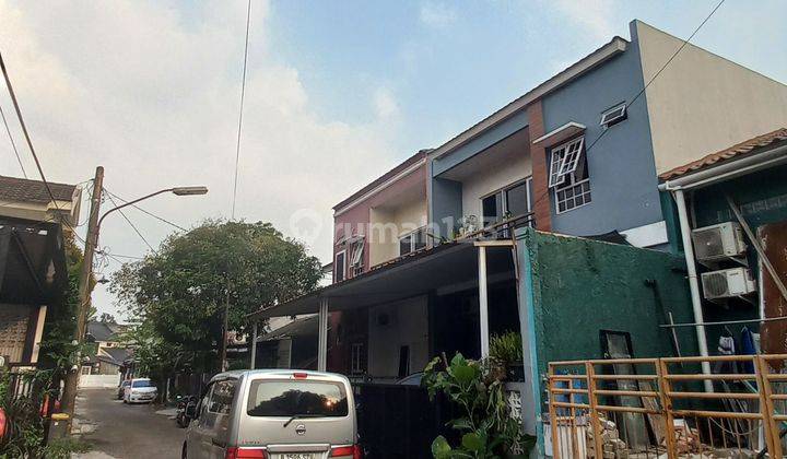 Di Jual Rumah 2 lantai, lokasi strategis 1