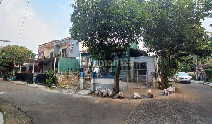 Di Jual Rumah 2 lantai, lokasi strategis 2