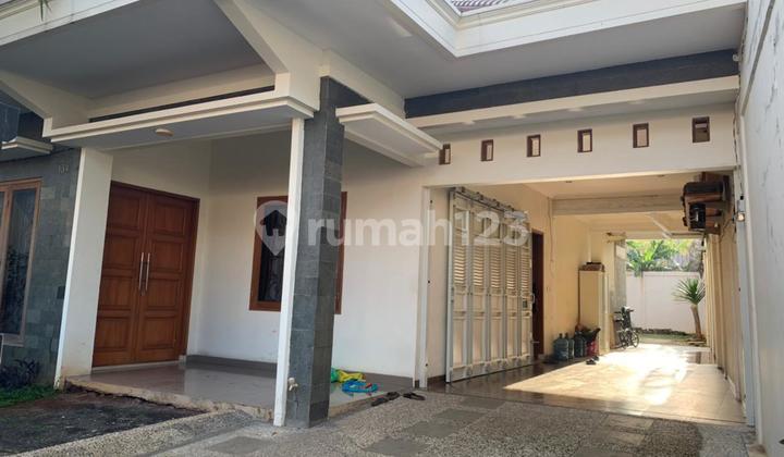 Di Jual Rumah Modern, Bagus, Terawat Dengan Halaman Luas, Parkir Banyak Di Cimanggis - Depok
