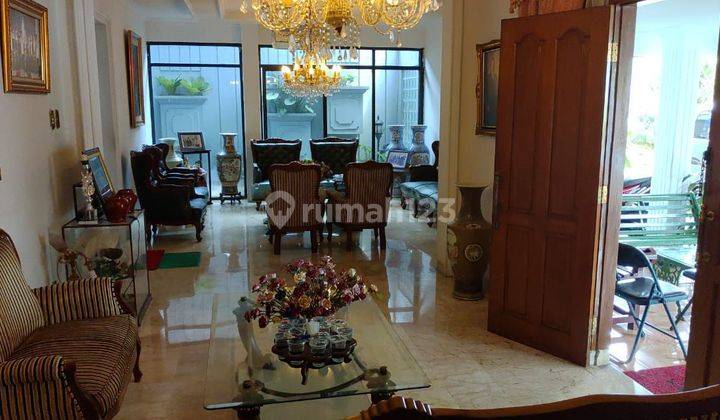 Di Jual Rumah Clasic Halaman Luas Di Jakarta Barat 2