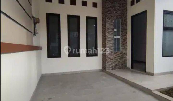 Di Jual Rumah Modern, Baru 2 Lt Di Lingkungan Aman, Nyaman Di Bsd City 2