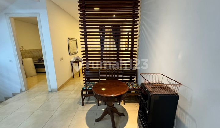 Di Jual Rumah Modern Klasik, Di Virginia Lagoon 2 Lt Di Bsd City.- Tangsel 2