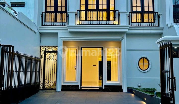 Jual Cepat Rumah Strategis di Cempaka Putih Timur American Classic Super Cantik Brand New