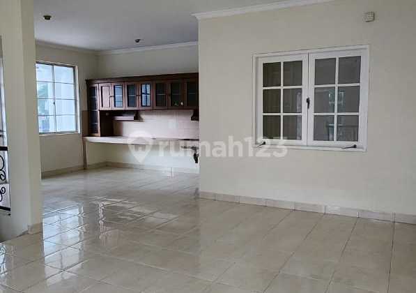 Rumah Huk Cluster Elite Tinggi Bebas Banjir Belakang Mall Kelapa Gading