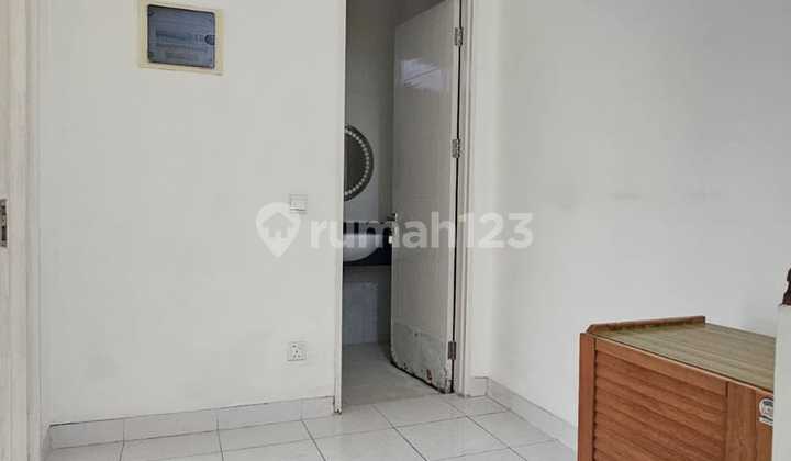 Dijual Rumah Bagus Unfurnished SHM di Cluster Darwin Gading Serpong, Tangerang 2