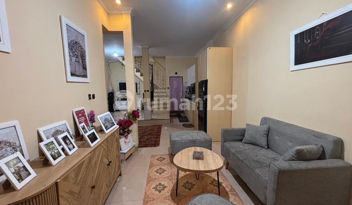 Disewakan Rumah 2,5 Lantai di Antapani Tengah