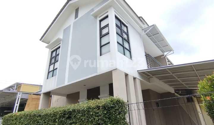 2-Storey Ready-to-Occupy House in Cisasawi.- Cihanjuang 2-Storey Ready-to-Occupy House in Cisasawi.- Cihanjuang